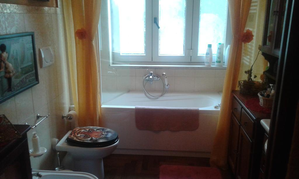 Romantic & Artistic Apartment Milánó Szoba fotó